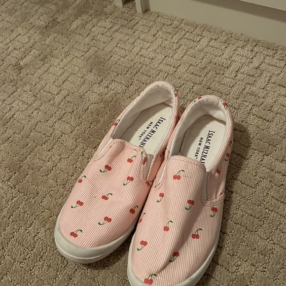 Women’s cherry shoes 🍒 - Picture 1 of 3